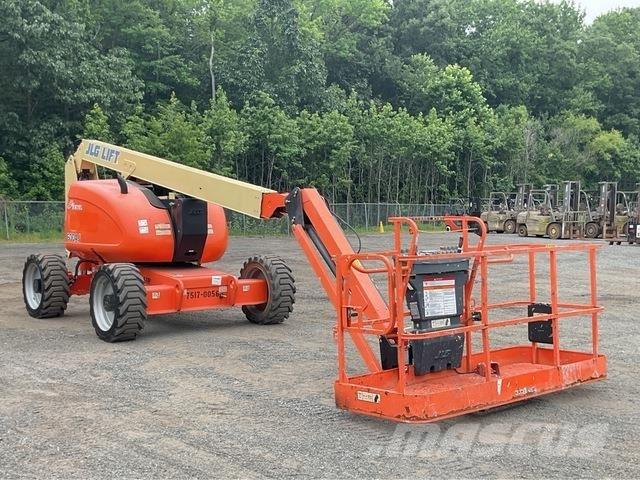 JLG 600AJ Kĺbové plošiny