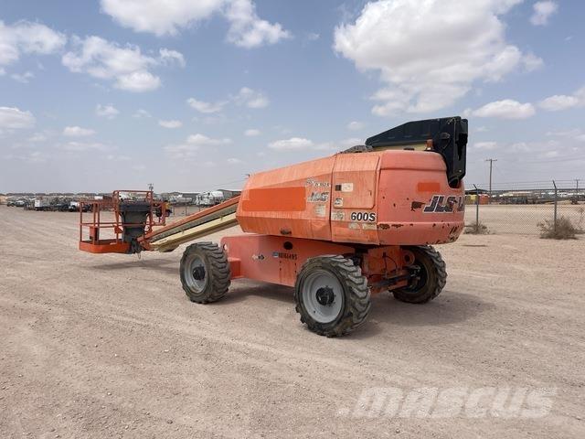 JLG 600S Teleskopické plošiny