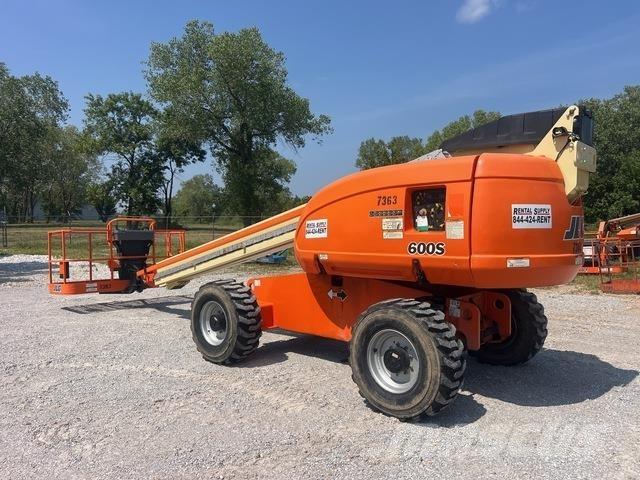JLG 600S Teleskopické plošiny