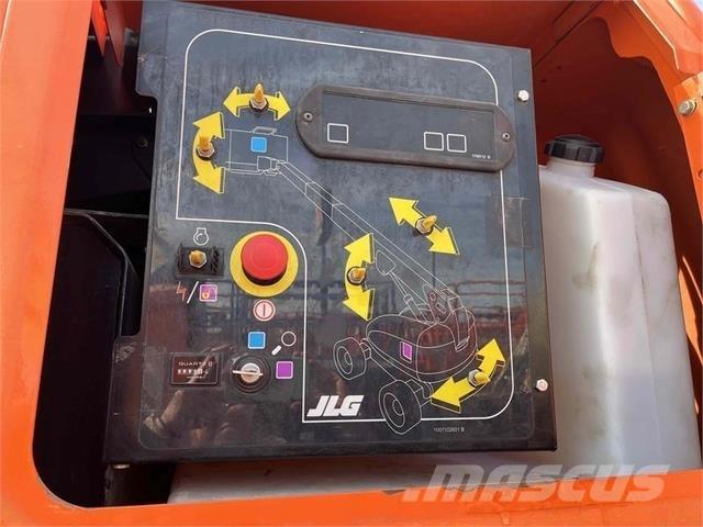 JLG 600S Teleskopické plošiny
