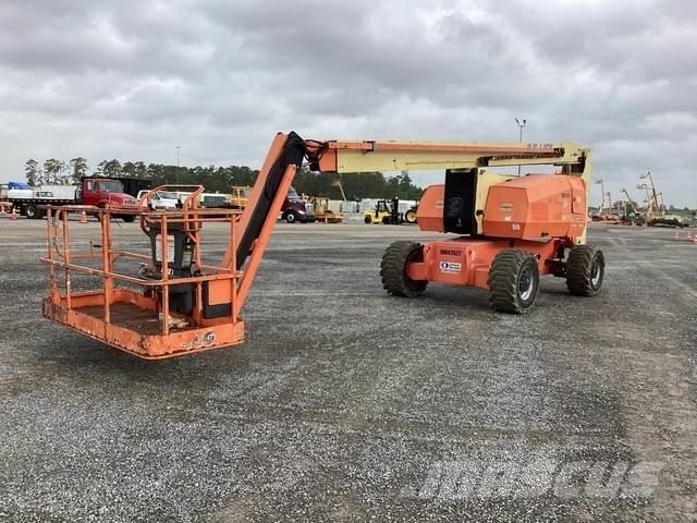 JLG 800 AJ Kĺbové plošiny