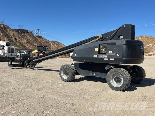 JLG 800S Teleskopické plošiny