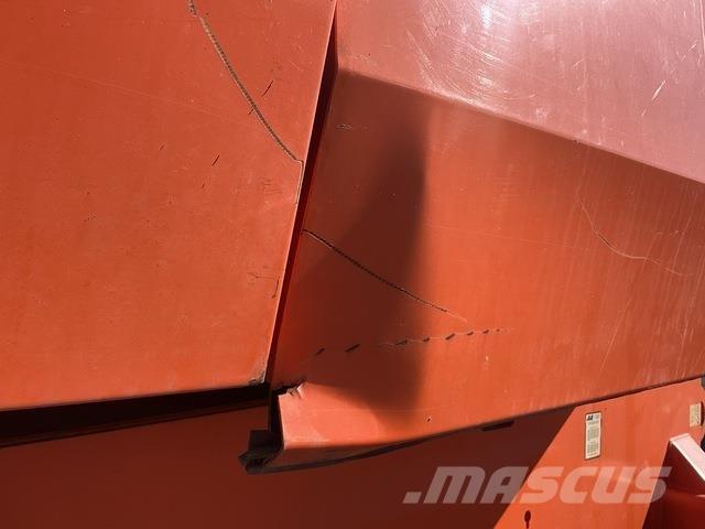 JLG 800S Teleskopické plošiny