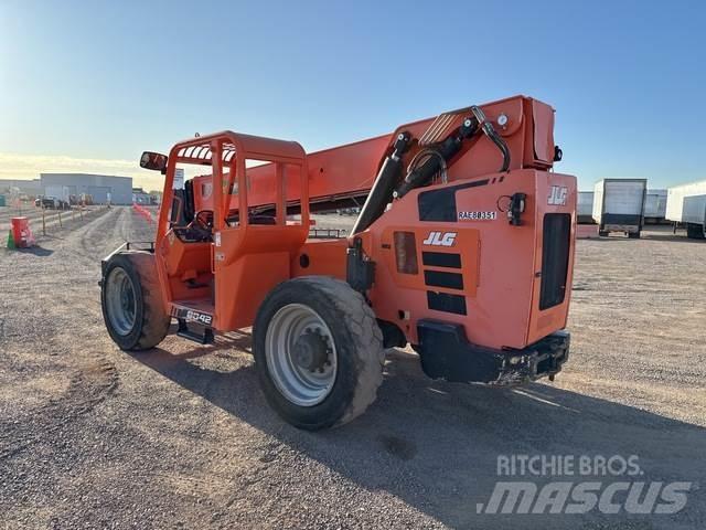 JLG 8042 Teleskopické manipulátory