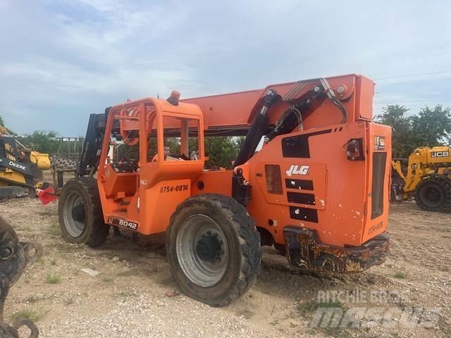 JLG 8042 Teleskopické manipulátory