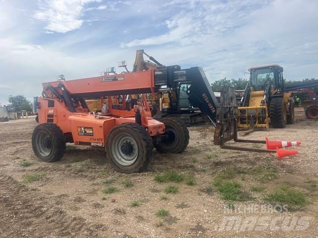 JLG 8042 Teleskopické manipulátory
