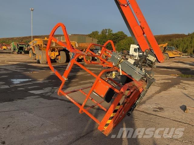 JLG 860SJ Kĺbové plošiny