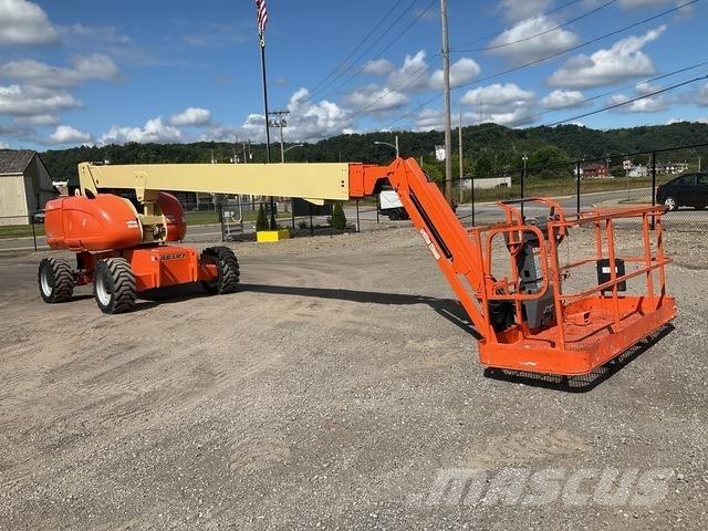 JLG 860SJ Kĺbové plošiny