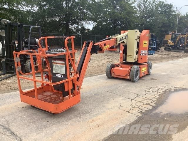 JLG E300AJP Kĺbové plošiny