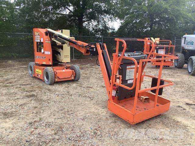 JLG E300AJP Kĺbové plošiny