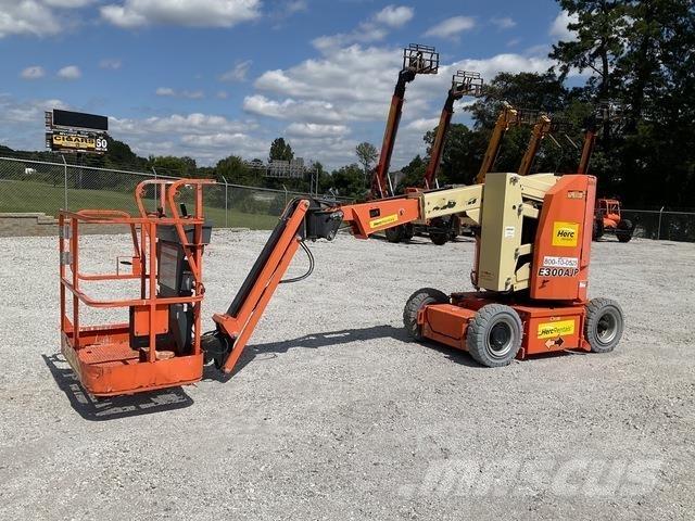 JLG E300AJP Kĺbové plošiny