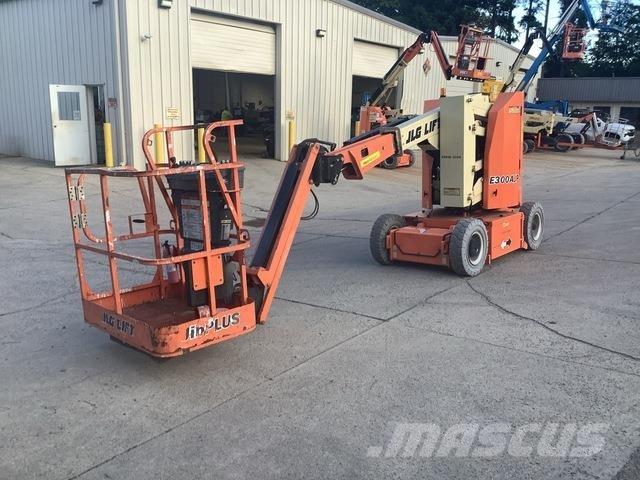 JLG E300AJP Kĺbové plošiny