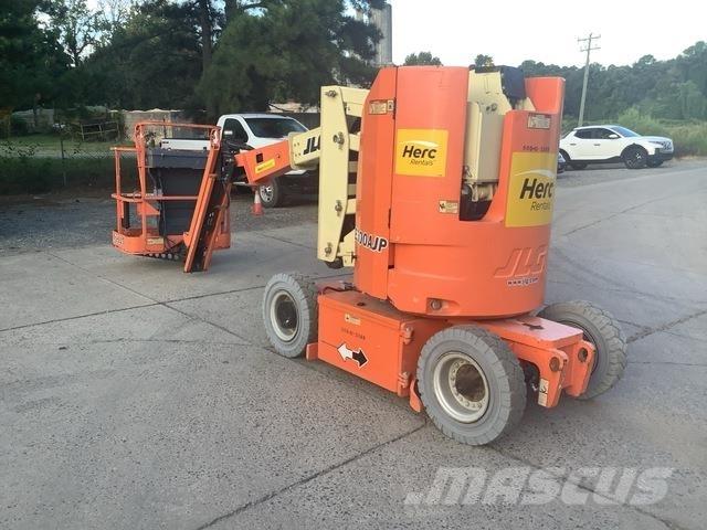 JLG E300AJP Kĺbové plošiny