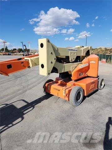 JLG E400AJP Kĺbové plošiny