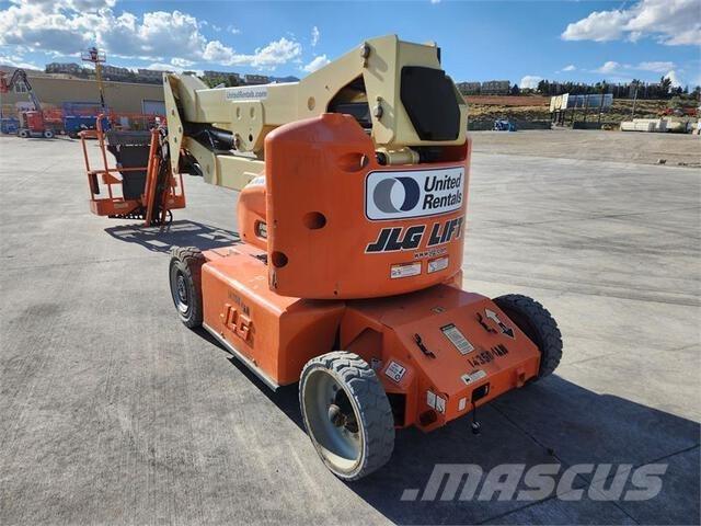 JLG E400AJP Kĺbové plošiny