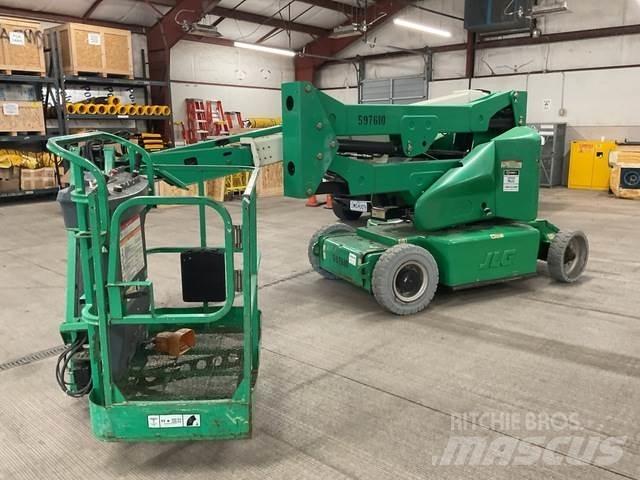 JLG E400AJPN Kĺbové plošiny