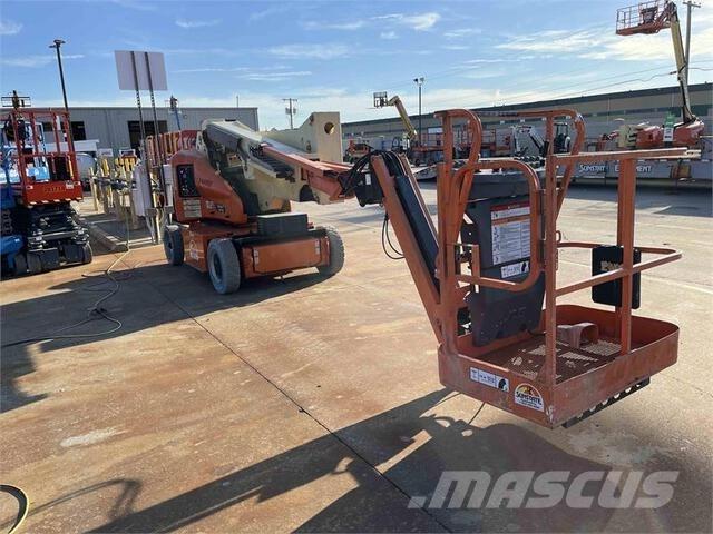 JLG E400AJPN Kĺbové plošiny