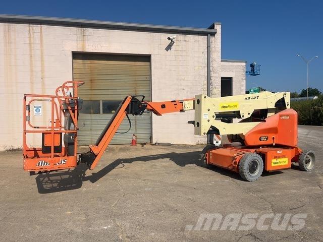 JLG E400AJPN Kĺbové plošiny