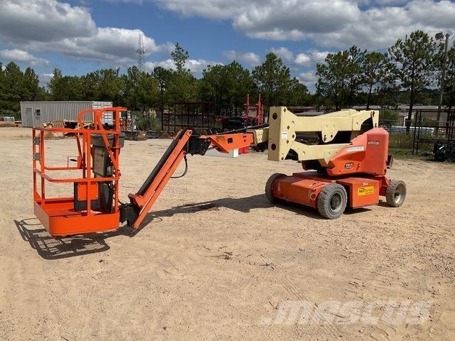 JLG E400AJPN Kĺbové plošiny