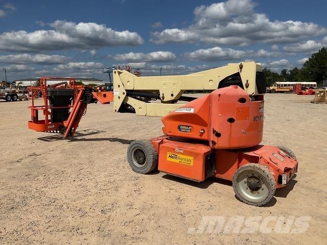 JLG E400AJPN Kĺbové plošiny