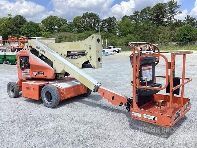 JLG E400AN Kĺbové plošiny