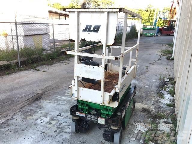 JLG ES1330L Nožnicové zdvíhacie plošiny