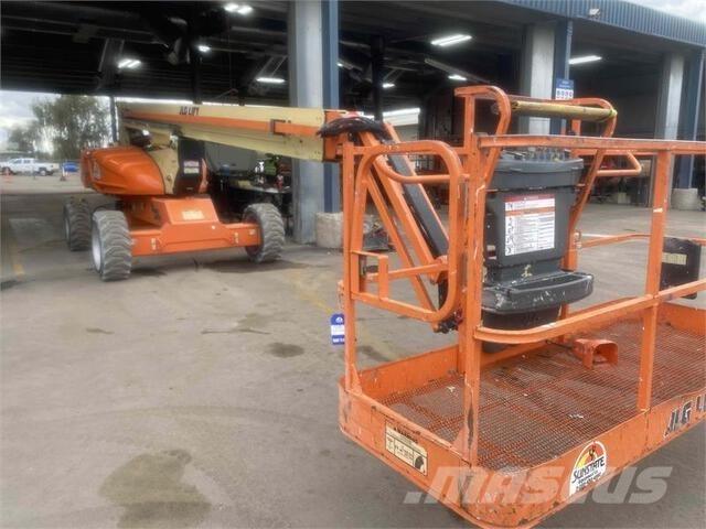 JLG M600J Kĺbové plošiny