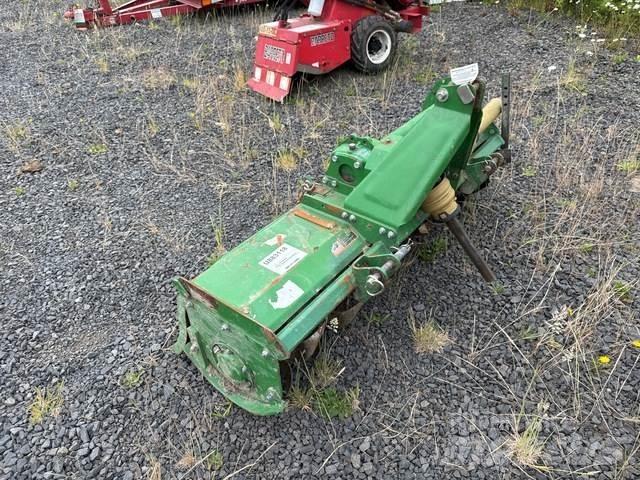 John Deere 655 Ďalšie stroje na spracovanie pôdy a príslušenstvo