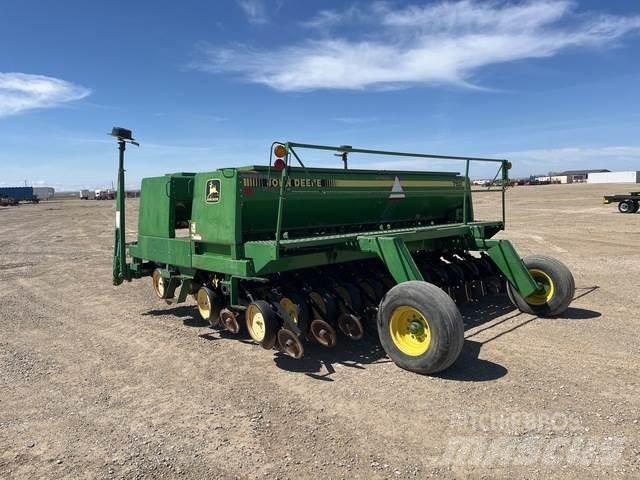 John Deere 750 Mechanické sejačky