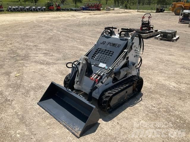 JQ Power JQ400 Šmykom riadené nakladače