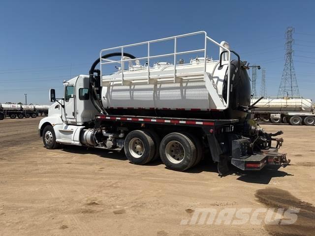 Kenworth T660 Kombinované/Čerpacie cisterny