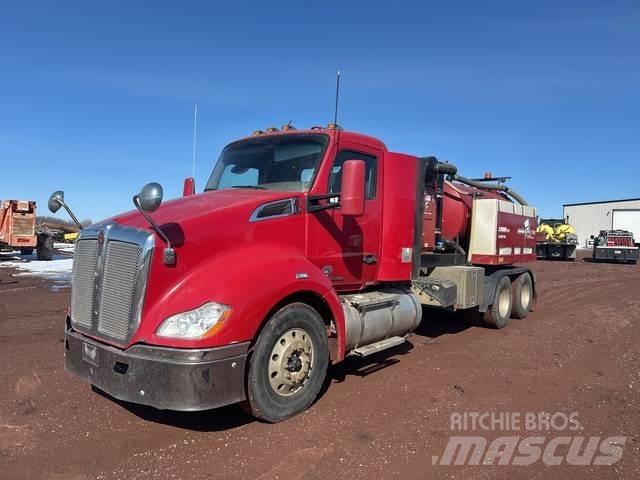 Kenworth T680 Pásové rýpadlá