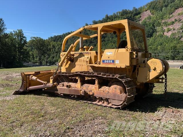 Komatsu D65E-6 Pásové dozéry