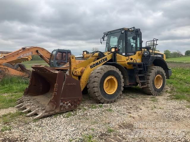 Komatsu WA380 Kolesové nakladače