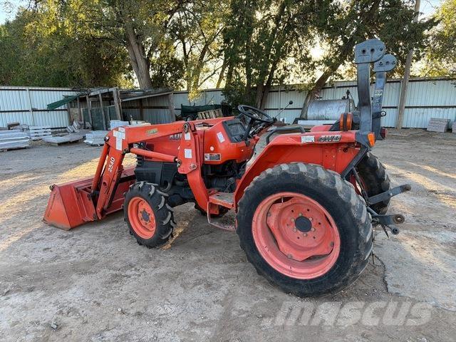 Kubota L2800D Traktory