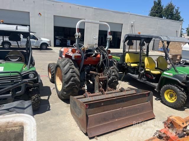 Kubota L3010D Kompaktné traktory