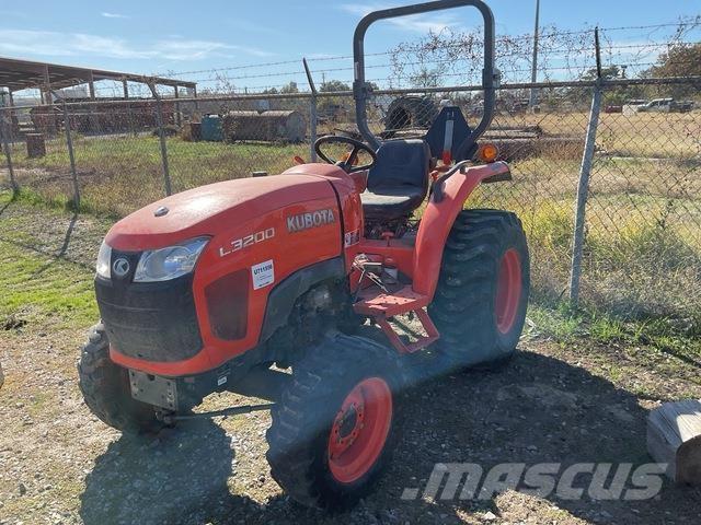 Kubota L3200DT Kompaktné traktory