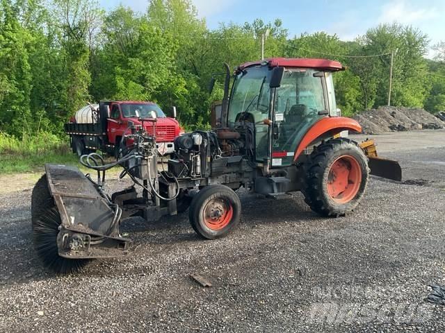 Kubota M5040 Vnútorné zametacie stroje