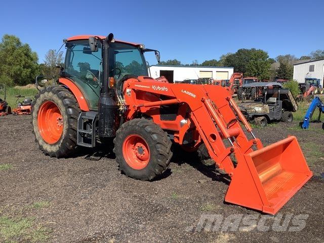 Kubota M6-141 Kompaktné traktory