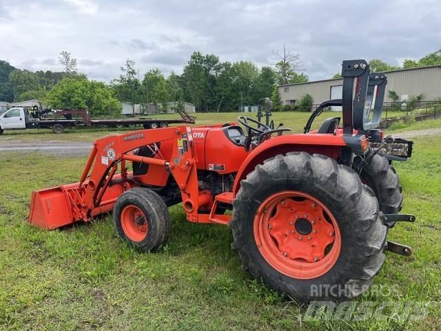 Kubota MX4700F Kompaktné traktory