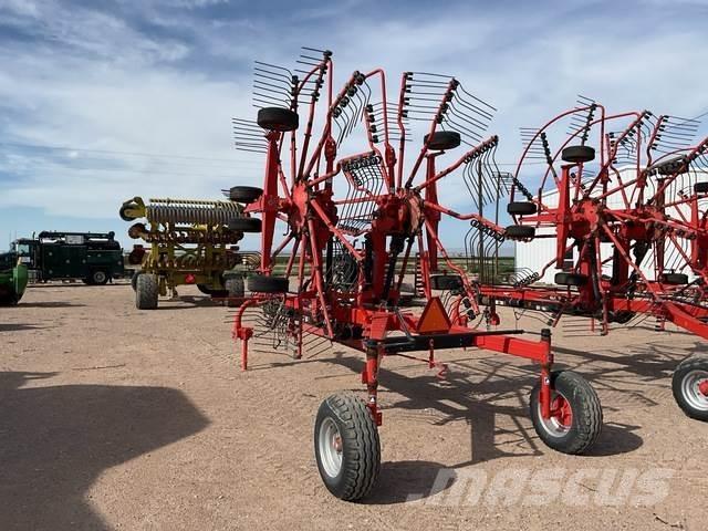 Kuhn GA7501+ Obracače a zhrabovače sena