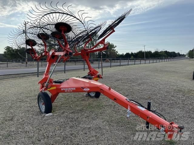Kuhn SR110 GII Obracače a zhrabovače sena
