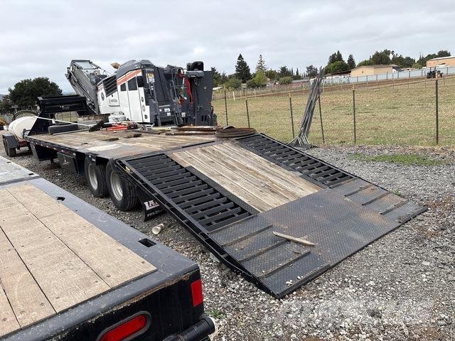 Lamar FD03222A Prívesy na prepravu automobilov