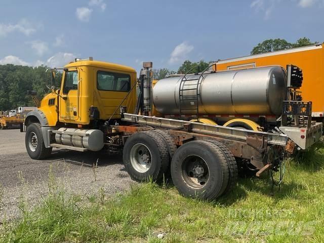 Mack 700 Snežné pluhy, predné snežné radlice