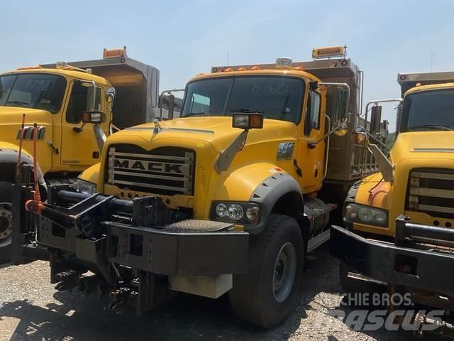 Mack 700 Snežné pluhy, predné snežné radlice