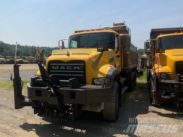 Mack 700 Snežné pluhy, predné snežné radlice