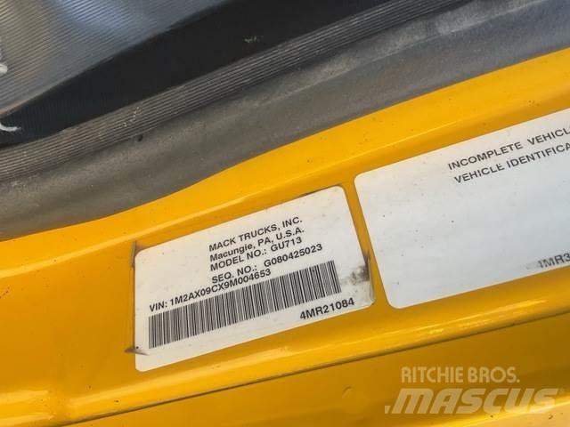 Mack 700 Snežné pluhy, predné snežné radlice