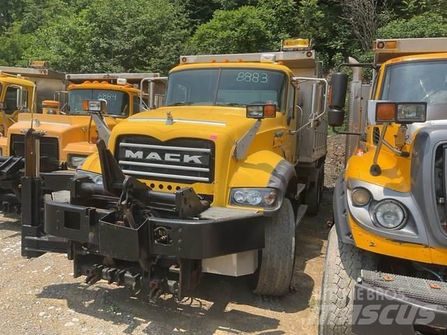 Mack 700 Snežné pluhy, predné snežné radlice