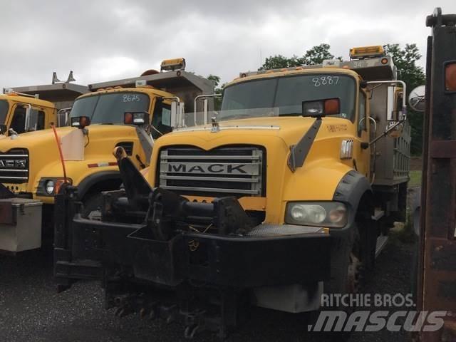 Mack 700 Snežné pluhy, predné snežné radlice