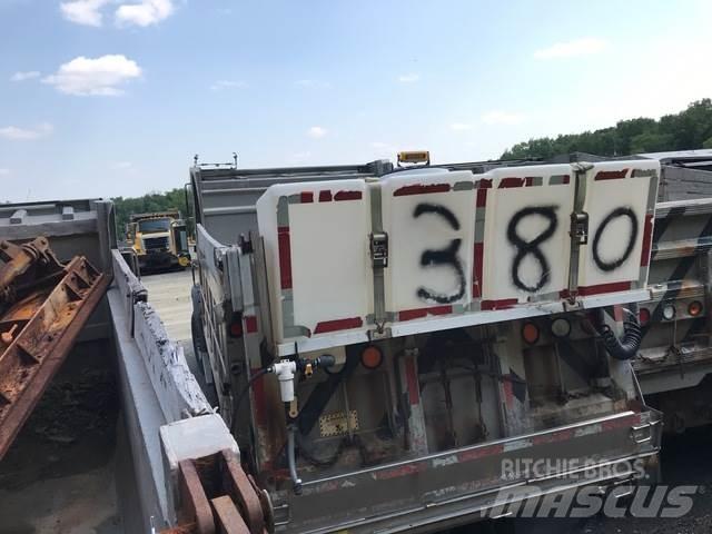 Mack 700 Snežné pluhy, predné snežné radlice